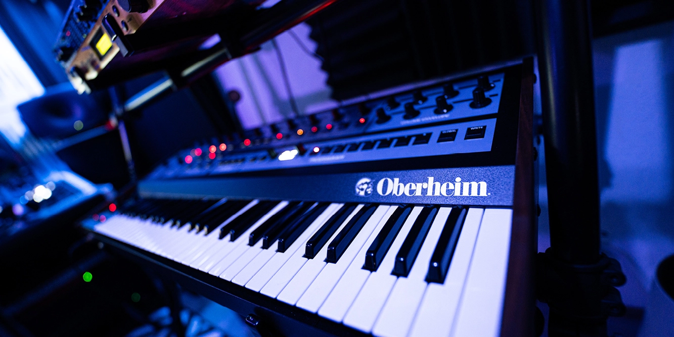 Oberheim OB-X8 synthesizer gebruikt voor sound design tijdens producerlessen
